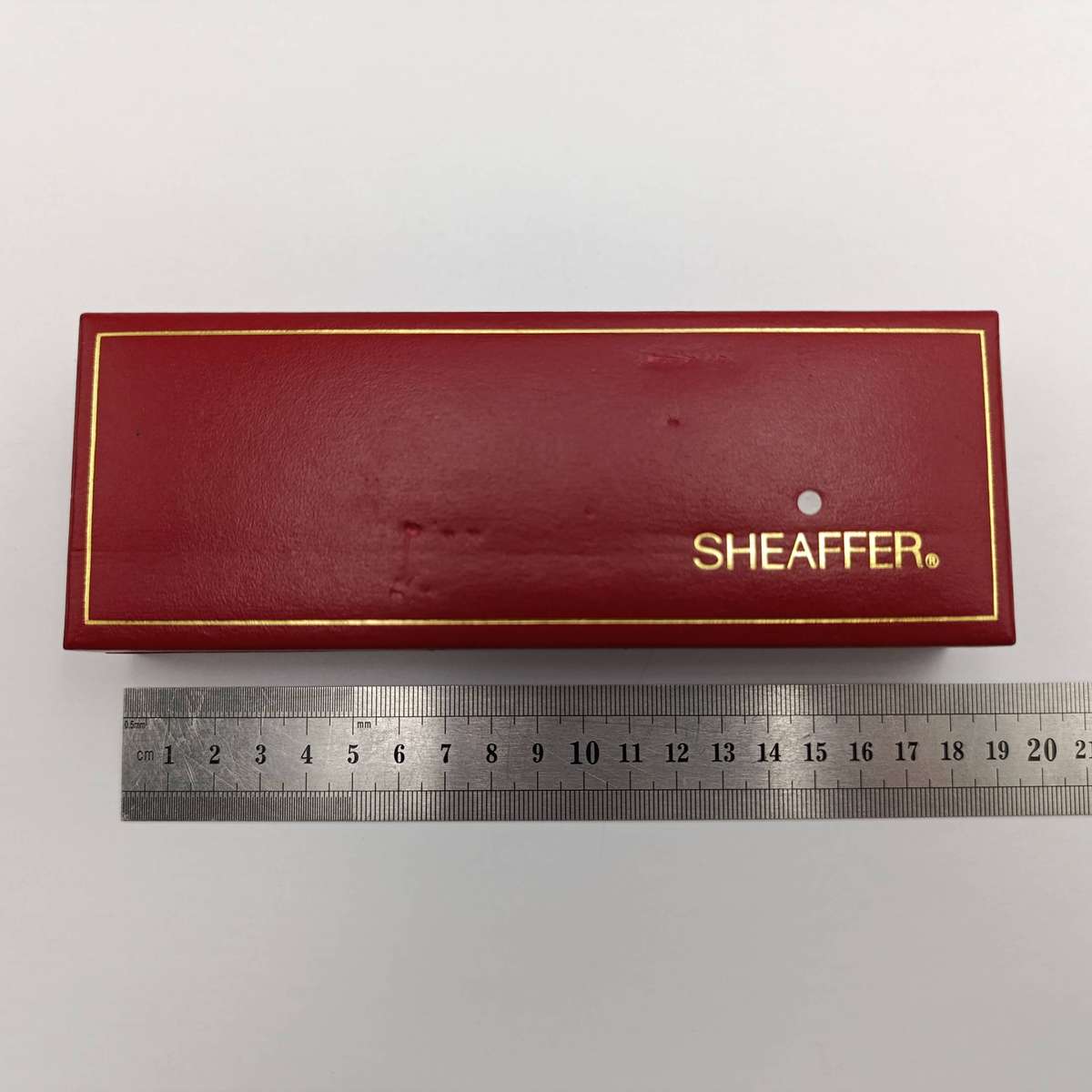 Shaeffer Targa 1003 fountain pen with 14kt gold nib in case