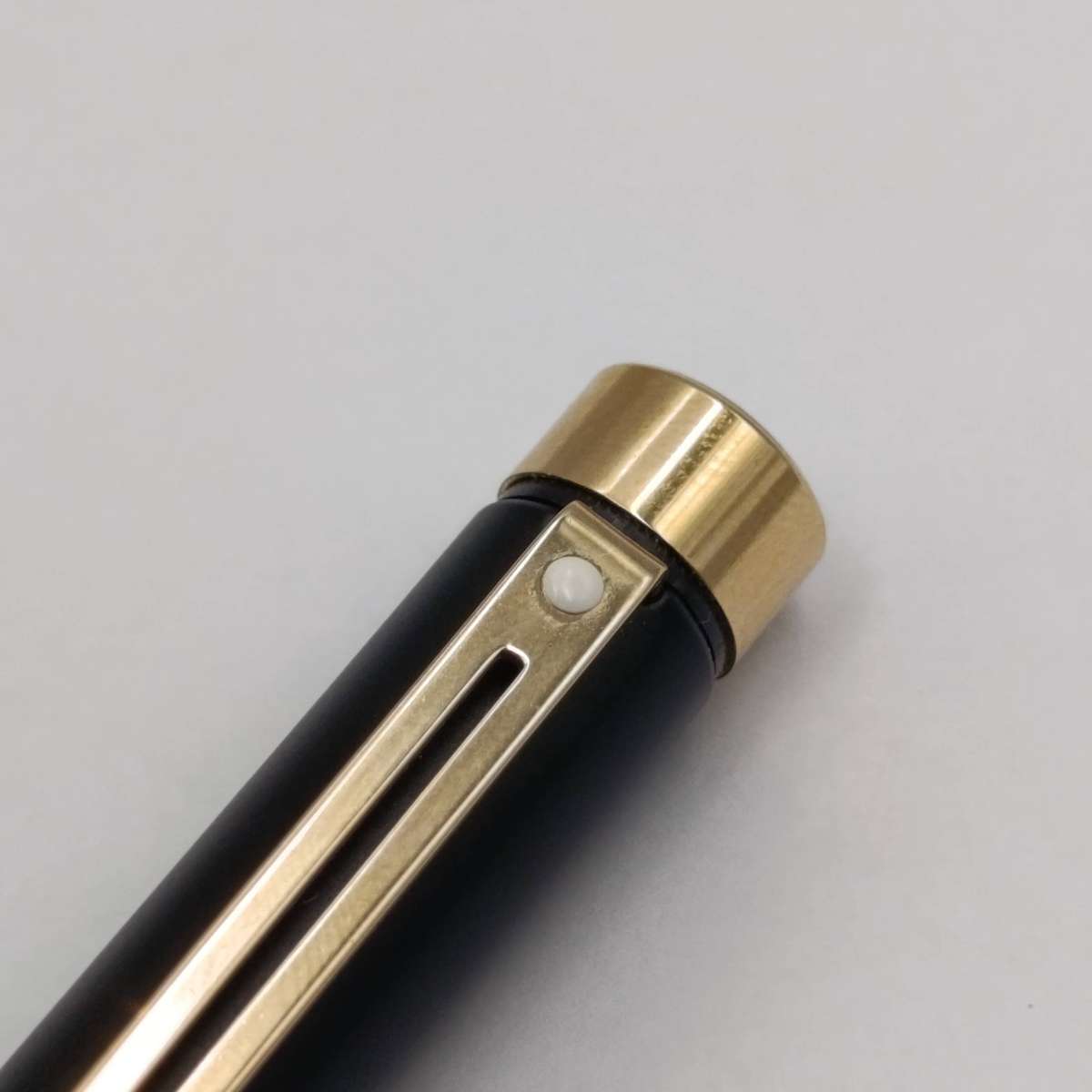 Shaeffer Targa 1003 fountain pen with 14kt gold nib in case