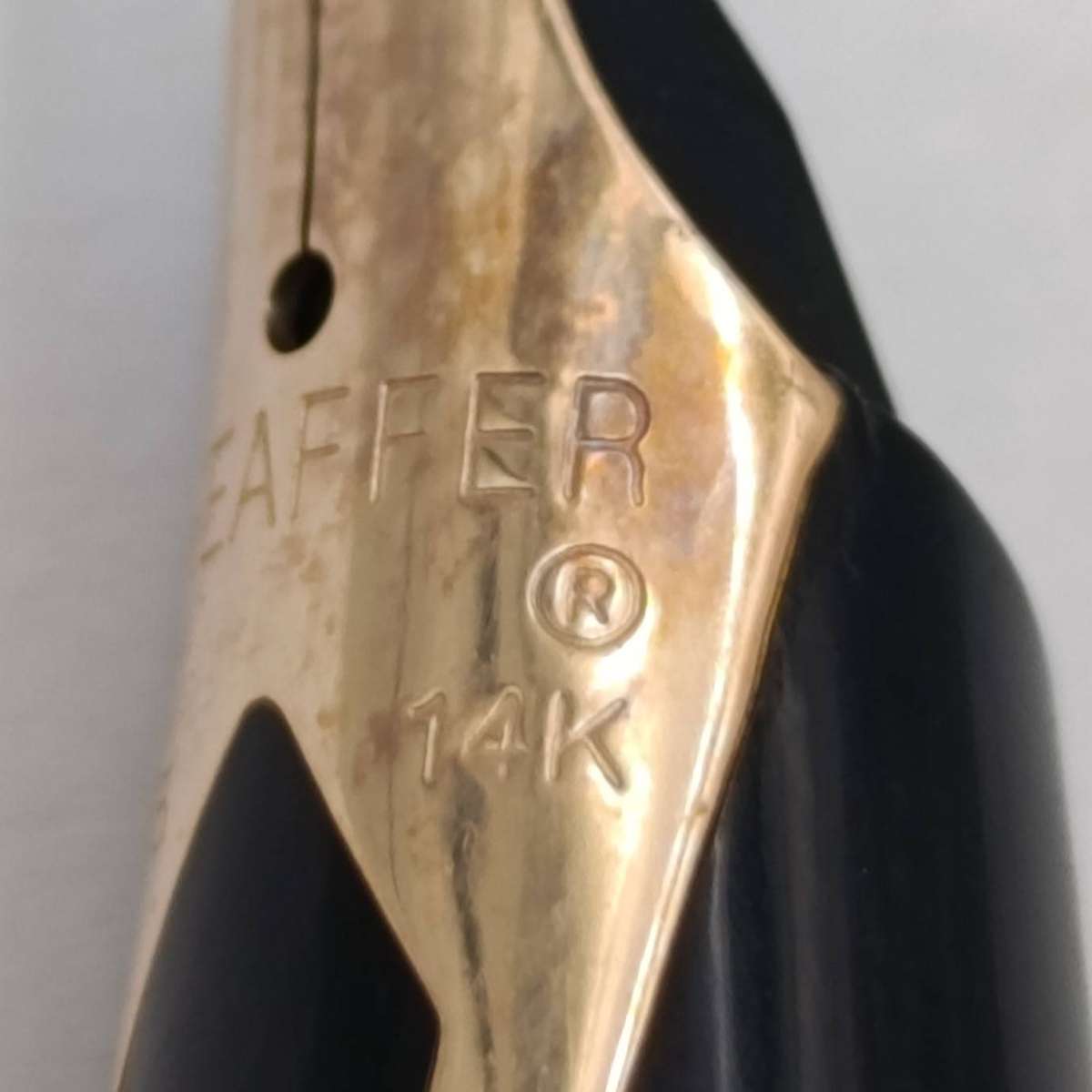 Shaeffer Targa 1003 fountain pen with 14kt gold nib in case