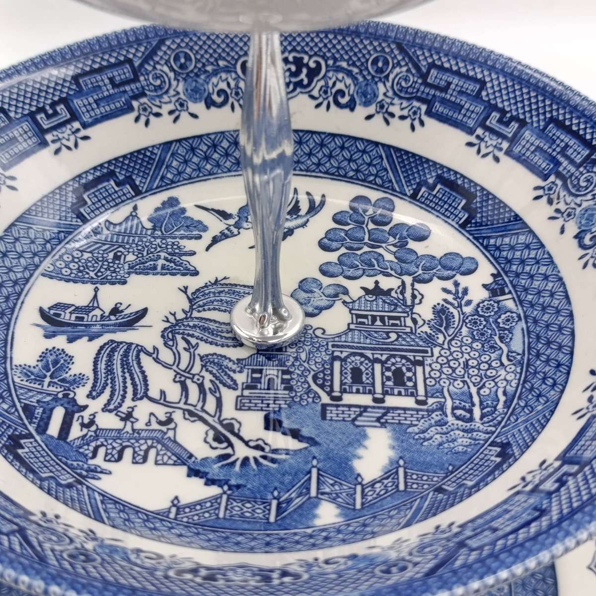 Beautiful Willow Pattern 3-tier cake stand