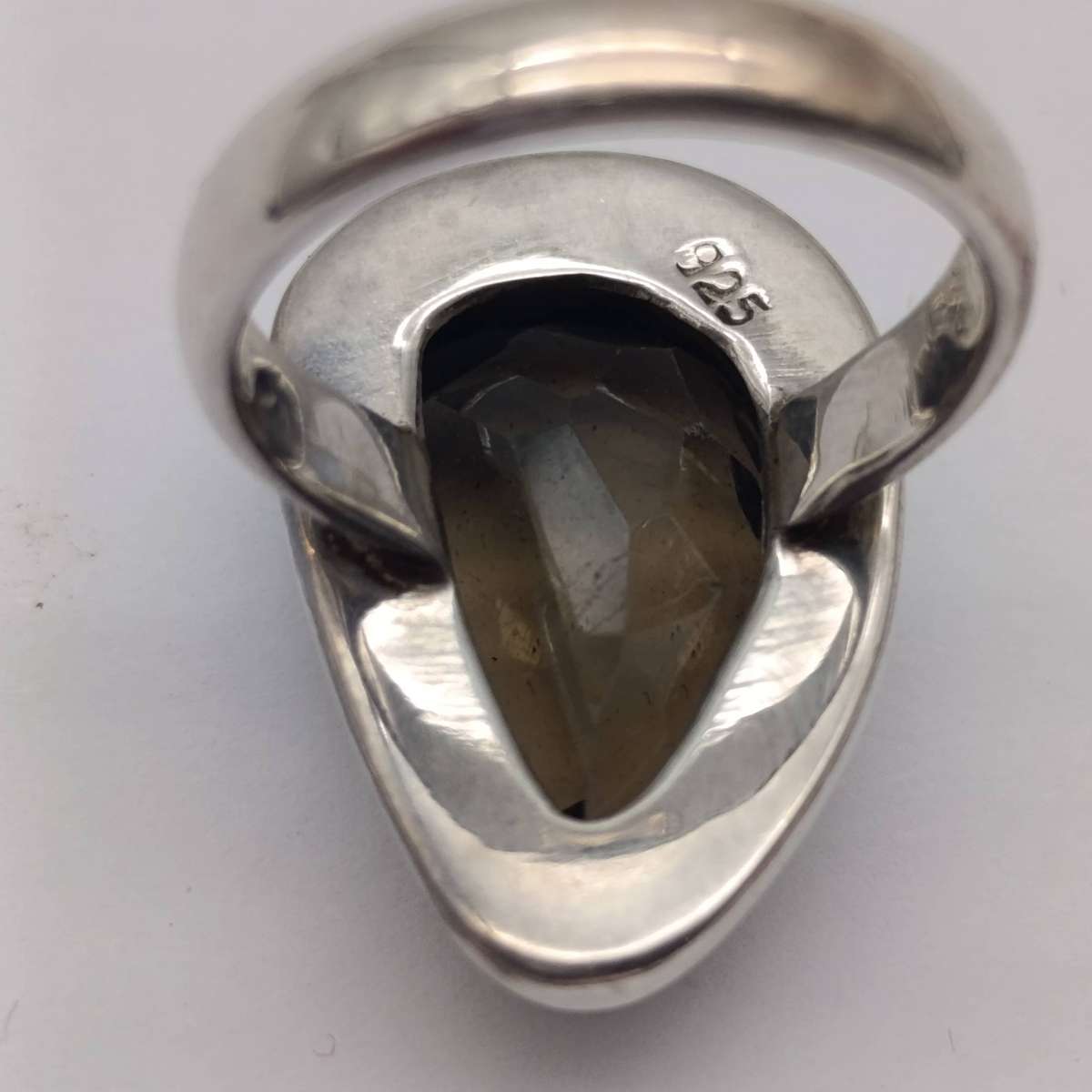 Sterling silver ring with Smokey quarts weight 10 gram