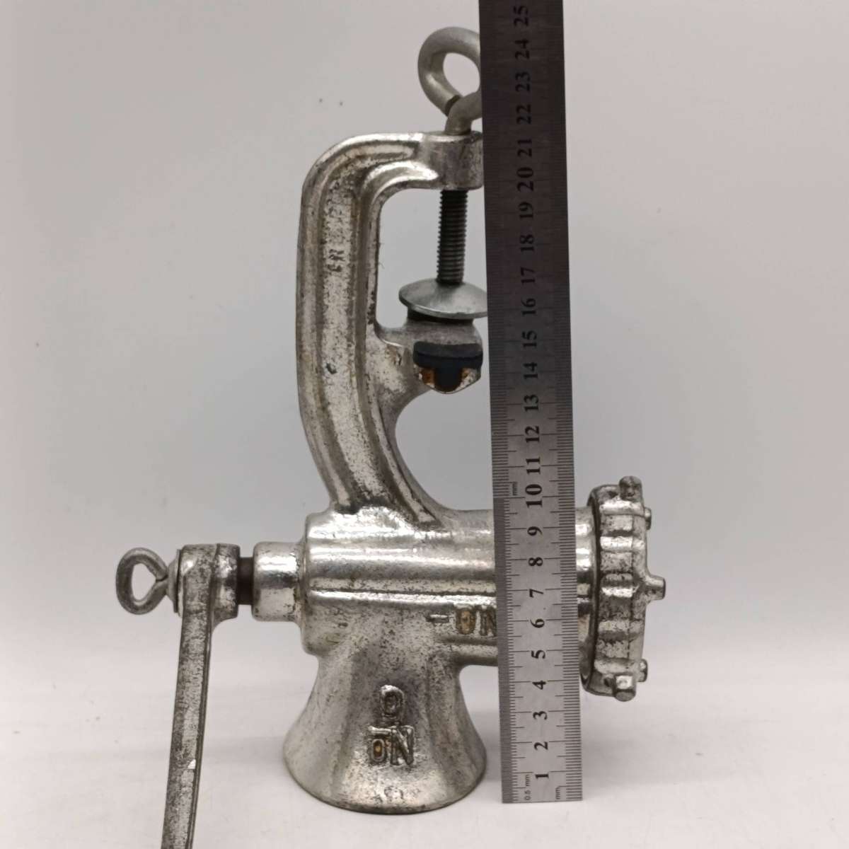 Vintage Spong No.5 table mount meat mincer
