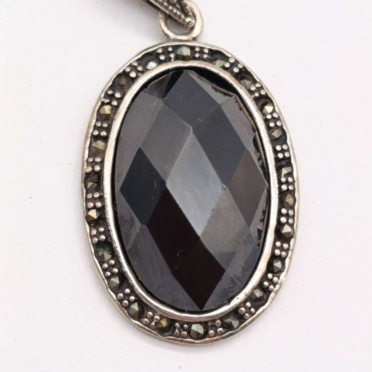 Obsidian volcanic glass pendant in sterling silver with marcasites - 14.3g