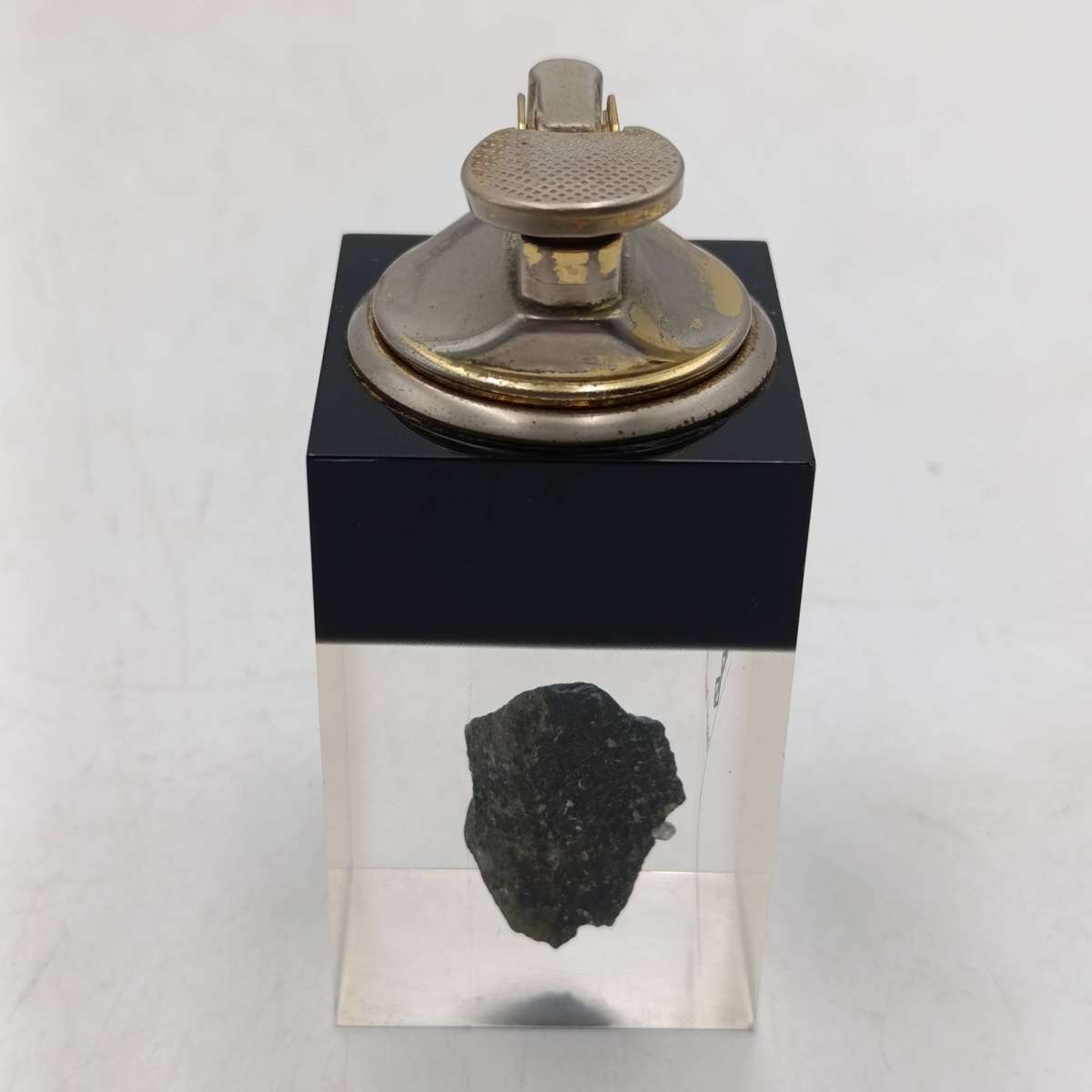 De Beers vintage table lighter with rough diamond in blue ground resin base