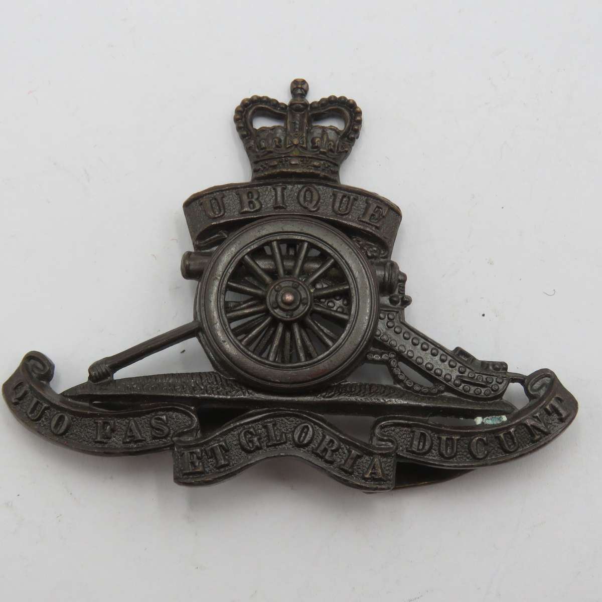 Royal field artillery cap badge