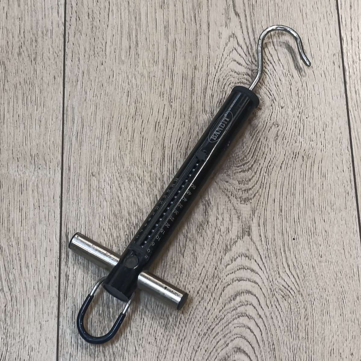 Bandit 22kg fish hanging scale