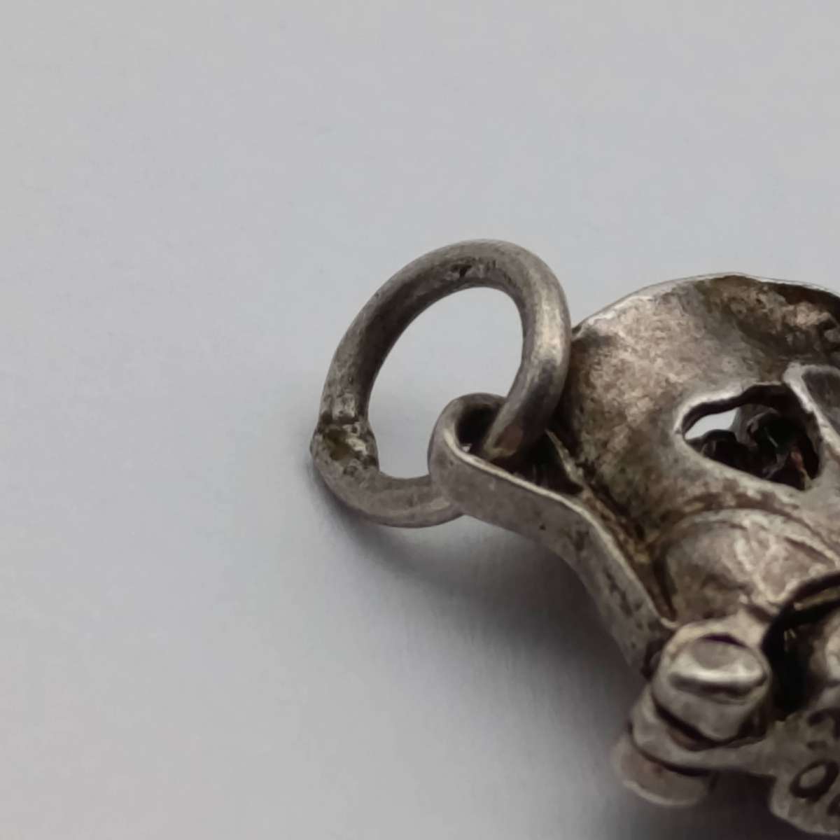 Vintage Sterling silver old lady in a boot charm - weighs 2,8g