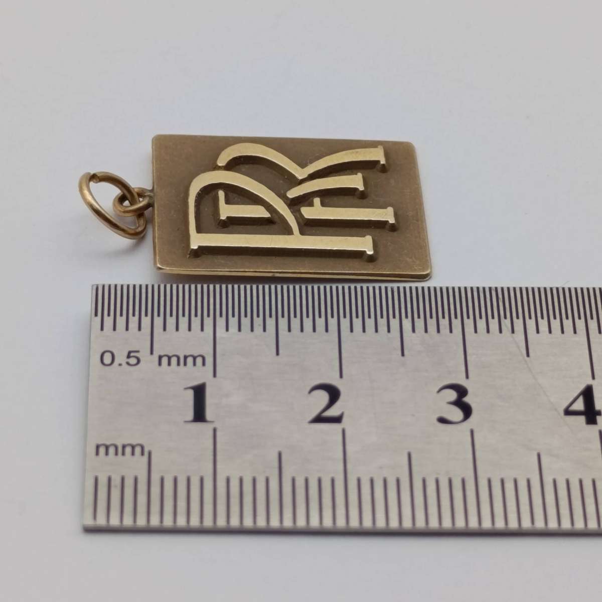 Rolls Royce 14 kt vintage gold pendant 2,9g