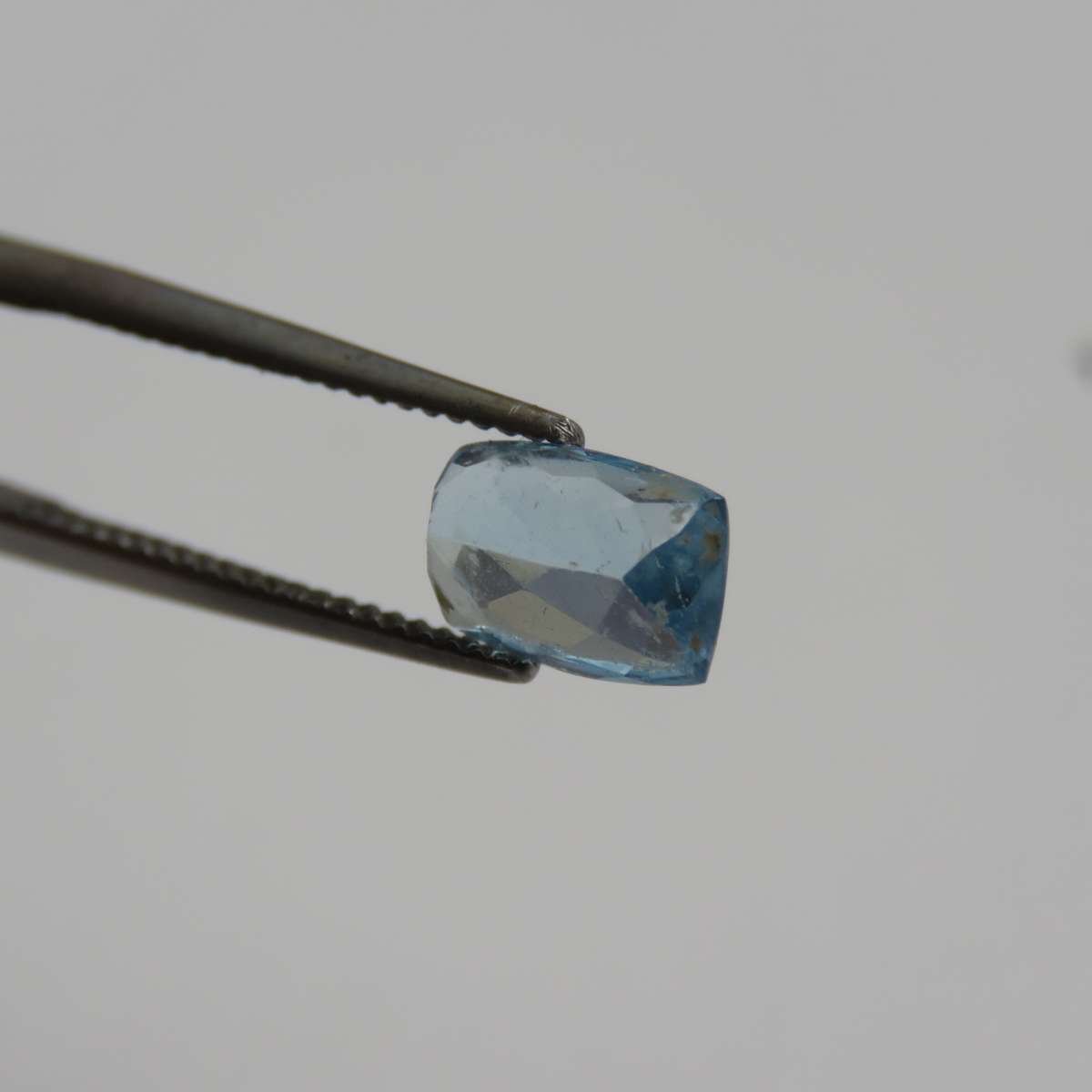Rectangular Aquamarine of 1,468ct with GEMLAB certificate