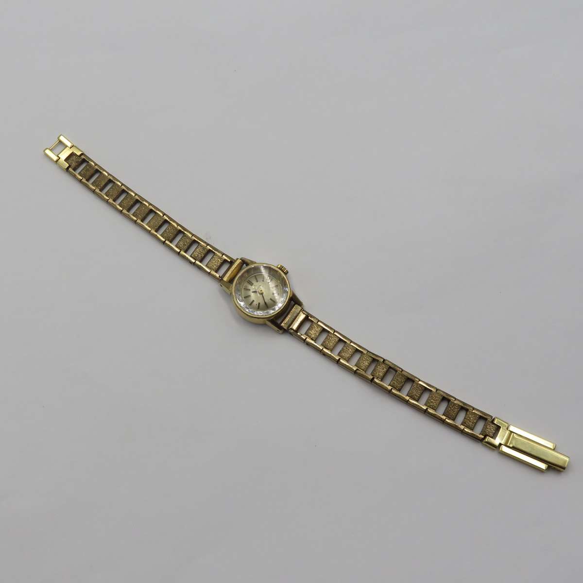 Vintage 1966 Omega manual wind ladies watch with caliber 484 movement - working - serial 23969039