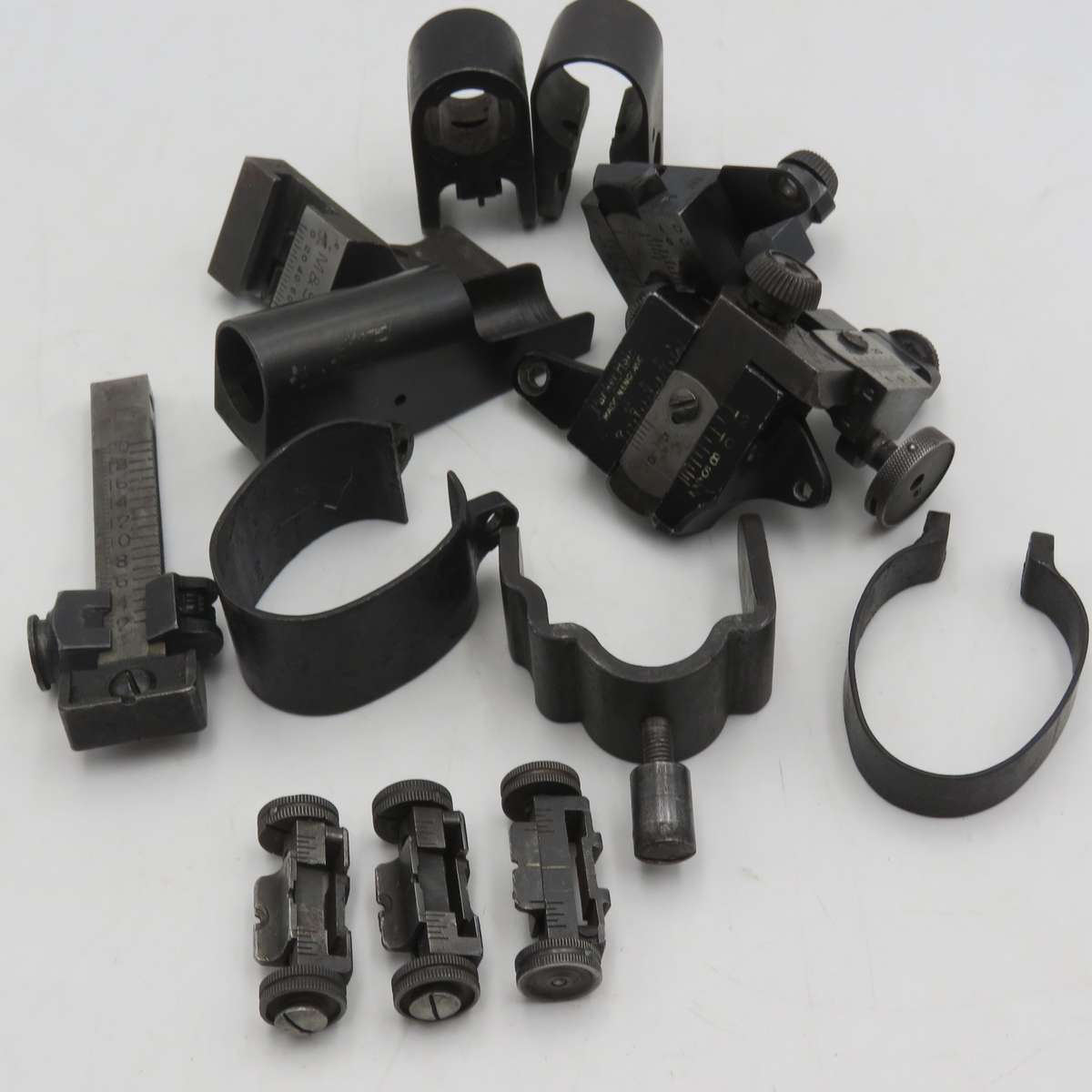 Lot of vintage rifle sight accessories