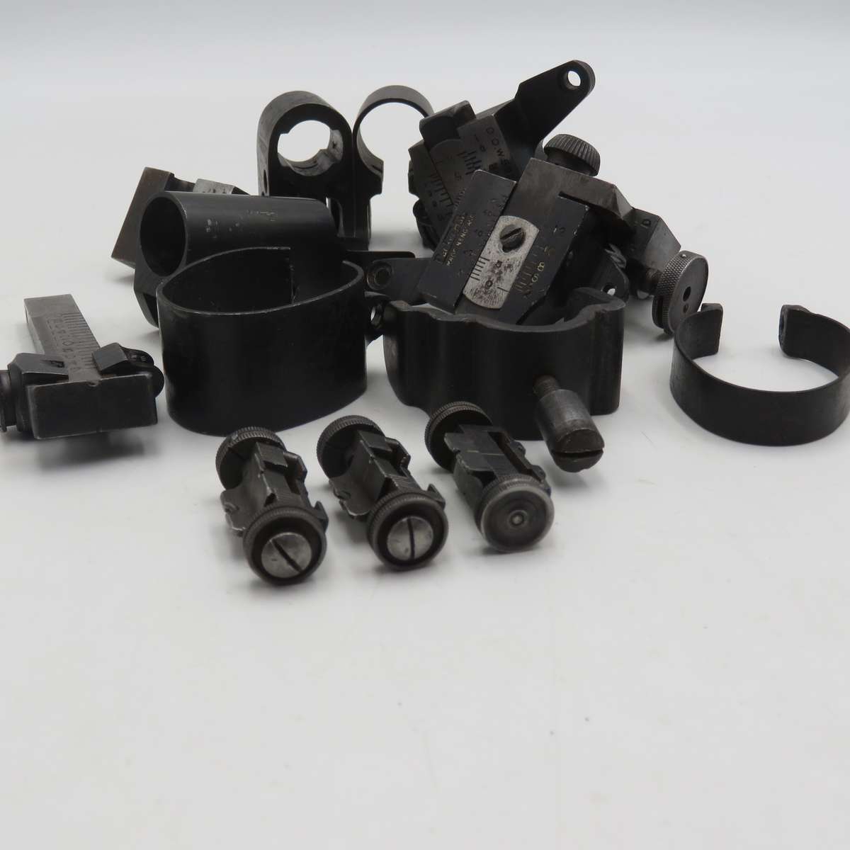 Lot of vintage rifle sight accessories