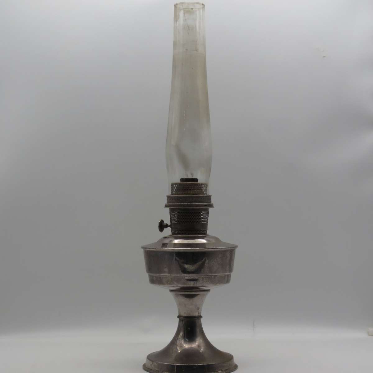 Vintage Aladdin No:23 Paraffin lamp with glass funnel