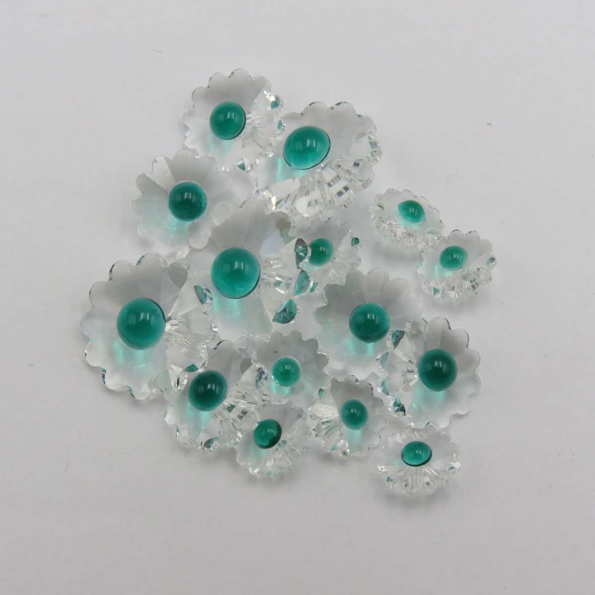 Swarovski SCS big daisy with 43 small daisies - In presentation box