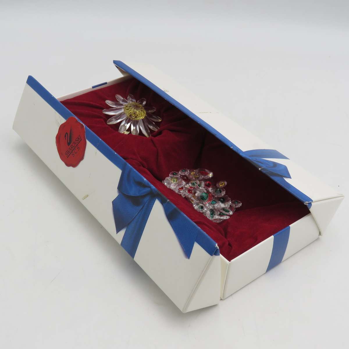 Swarovski SCS big daisy with 43 small daisies - In presentation box