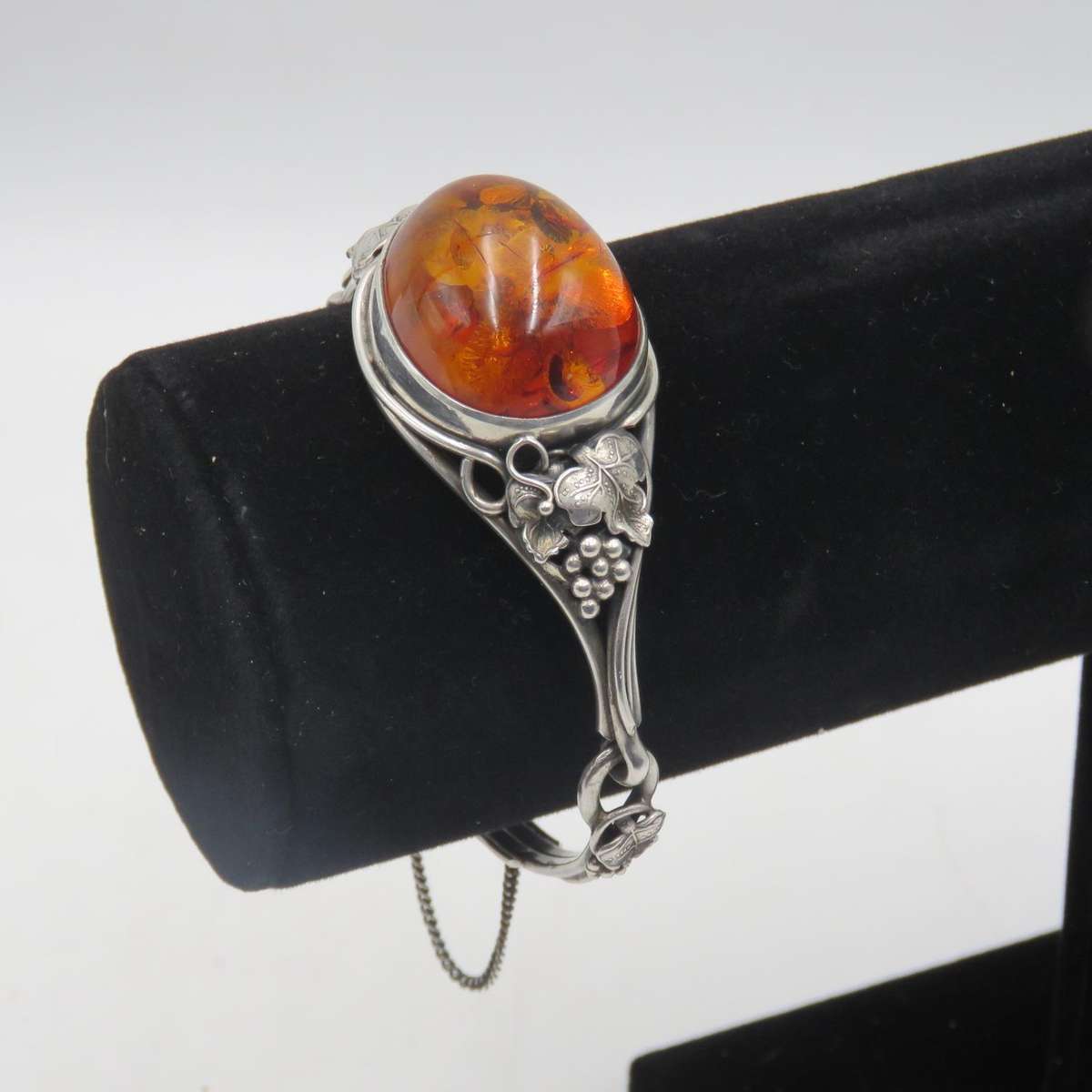 Vintage Polish sterling silver Amber bracelet with grape leaves motif - weighs 29.1 gram - Size 17cm