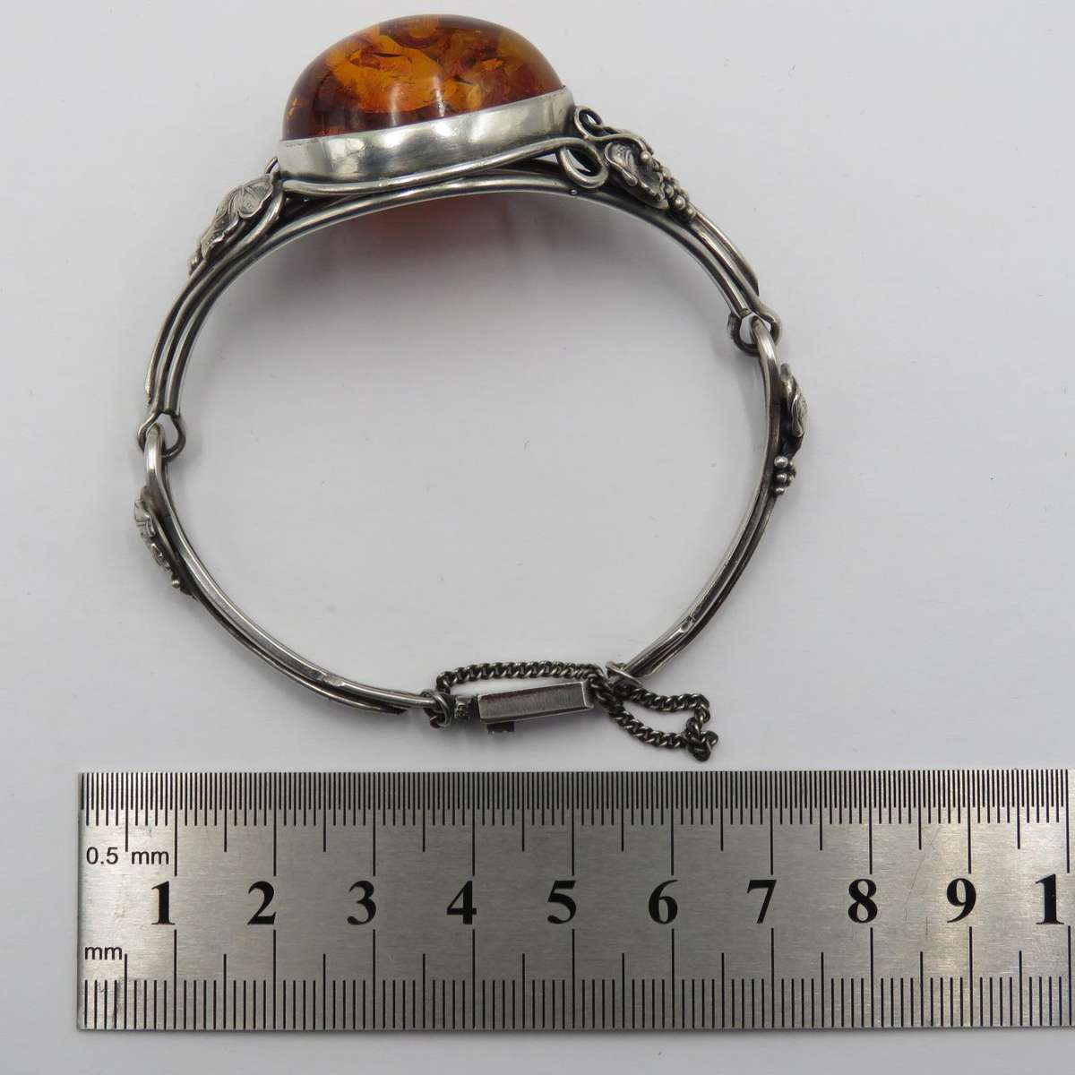 Vintage Polish sterling silver Amber bracelet with grape leaves motif - weighs 29.1 gram - Size 17cm