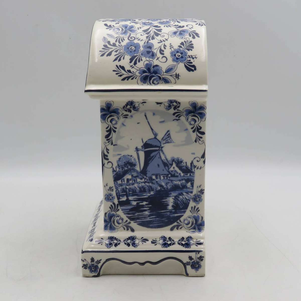 Vintage Delft Collectors Edition porcelain quartz mantel clock - working