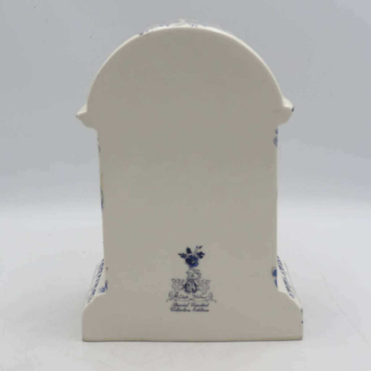 Vintage Delft Collectors Edition porcelain quartz mantel clock - working