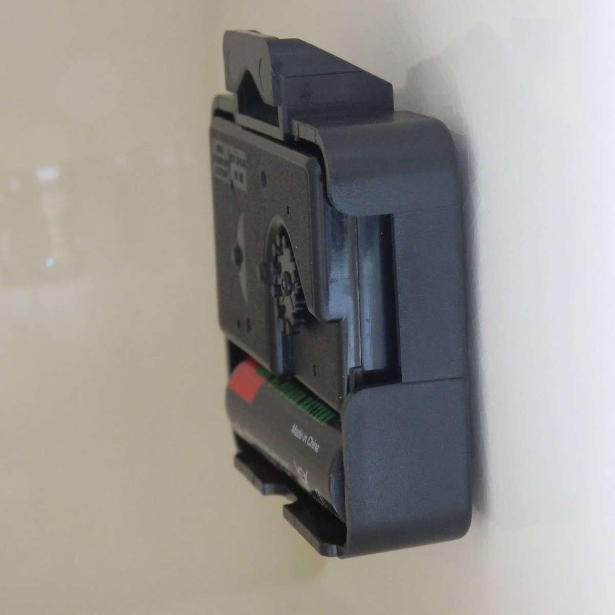 Vintage Delft Collectors Edition porcelain quartz mantel clock - working