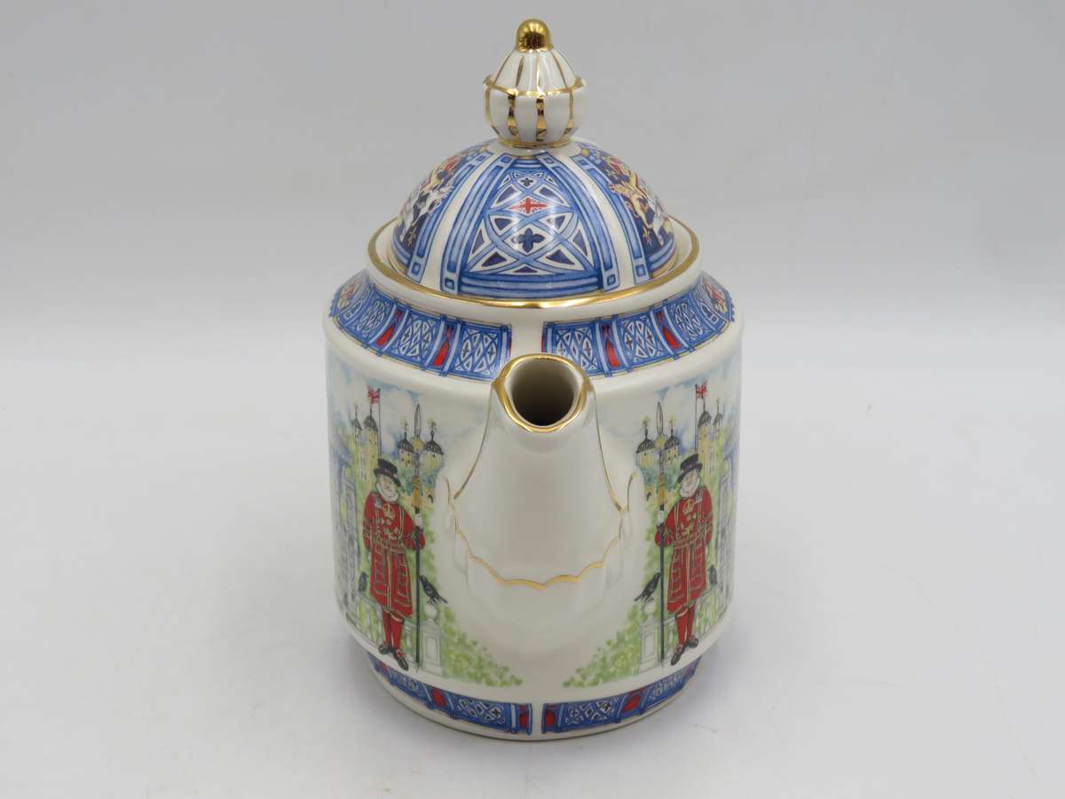 Vintage James Sadler Thameside Teapot