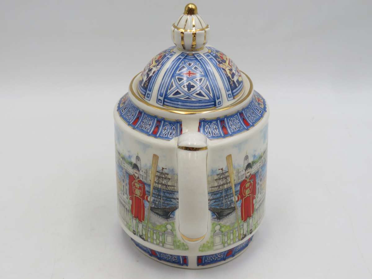 Vintage James Sadler Thameside Teapot