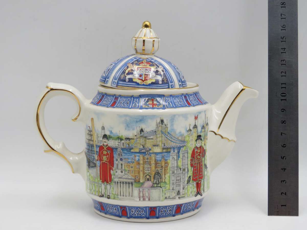 Vintage James Sadler Thameside Teapot
