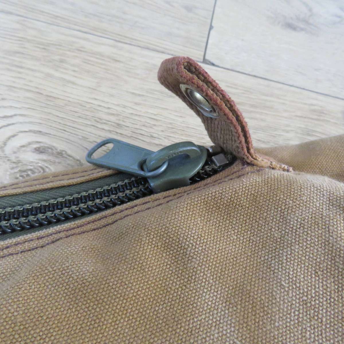 SA Army duffle bag ( balsak ) with zip closer