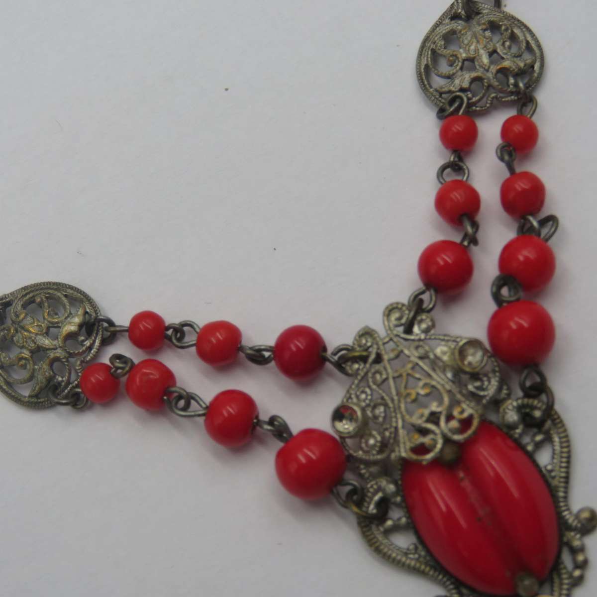 Vintage Czech glass arte deco necklace - Two stones missing