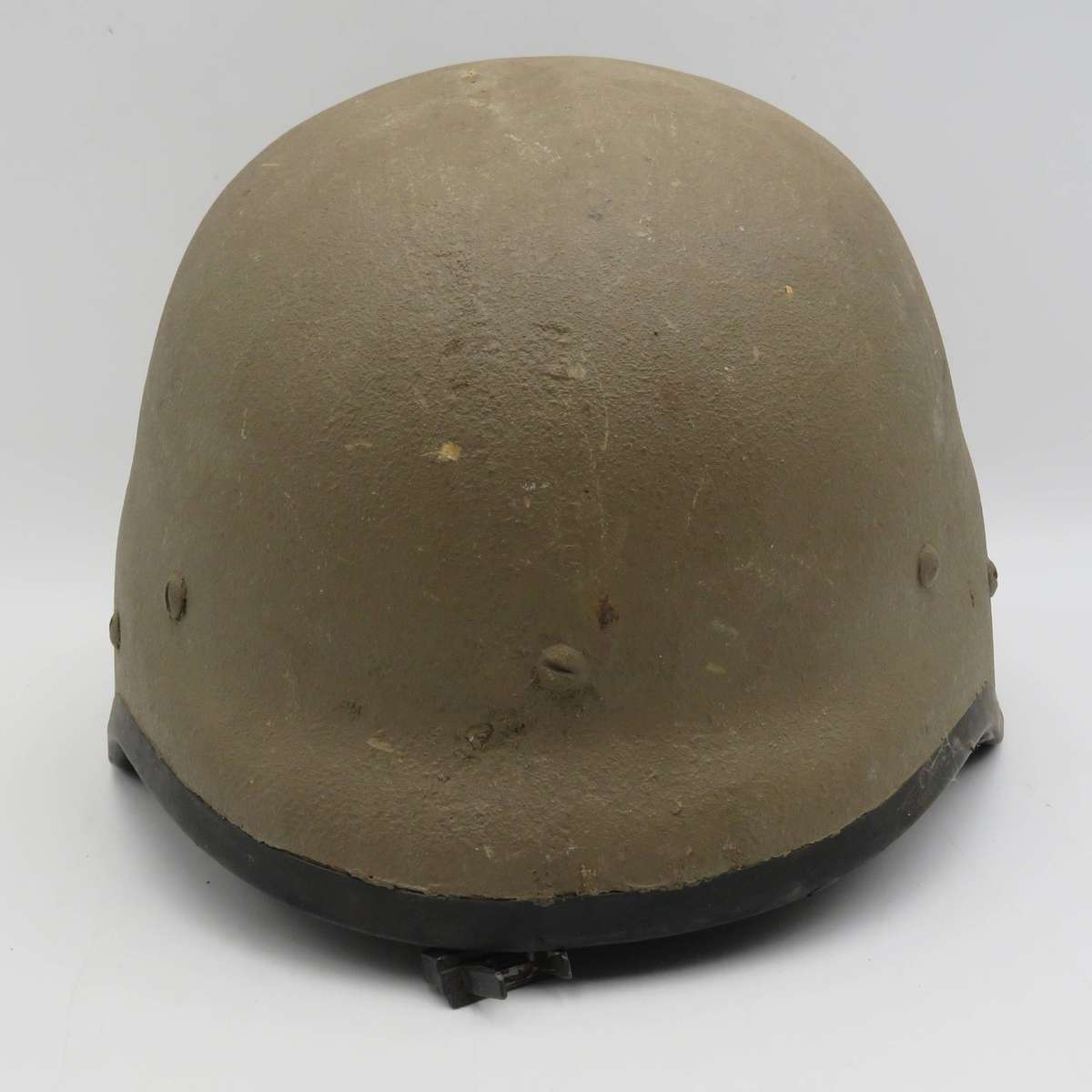 SADF M87 Kevlar helmet - Chin clip broken