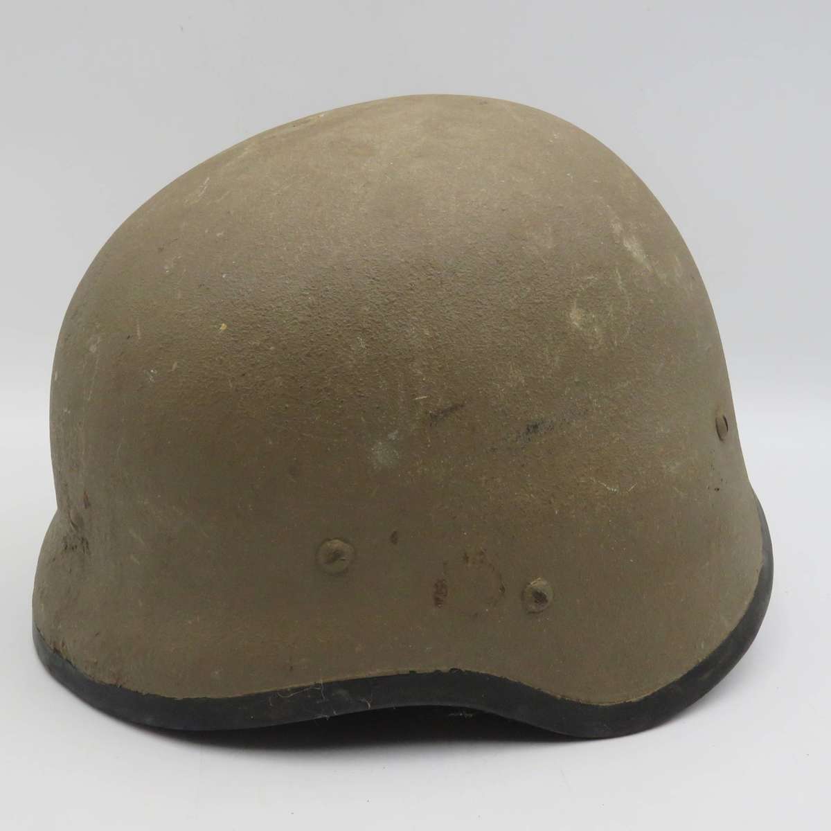 SADF M87 Kevlar helmet - Chin clip broken