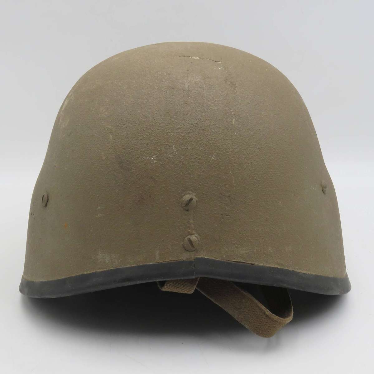 SADF M87 Kevlar helmet - Chin clip broken