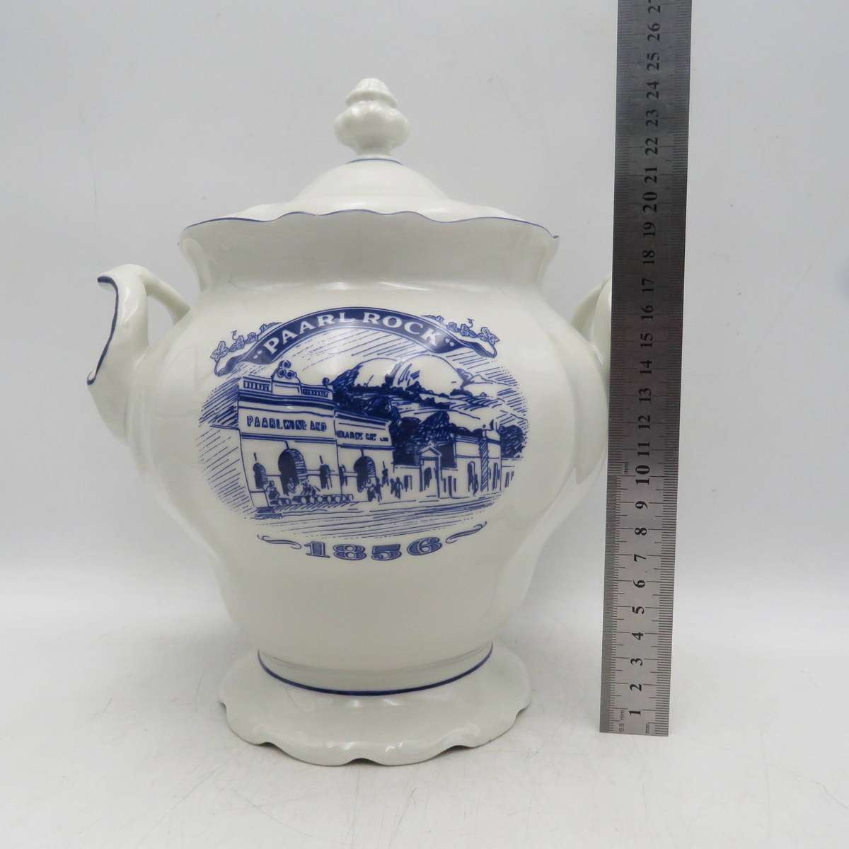 Vintage Paarl Rock Brandy porcelain ice bucket with lid