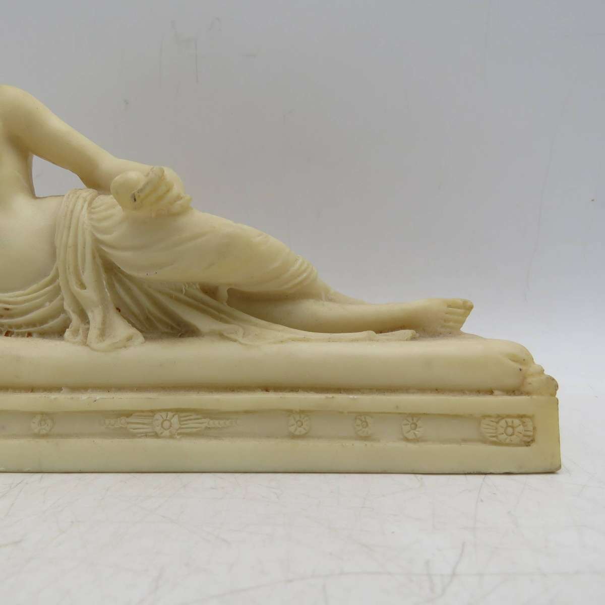 Vintage Italian reclining Venus polyresin sculpture
