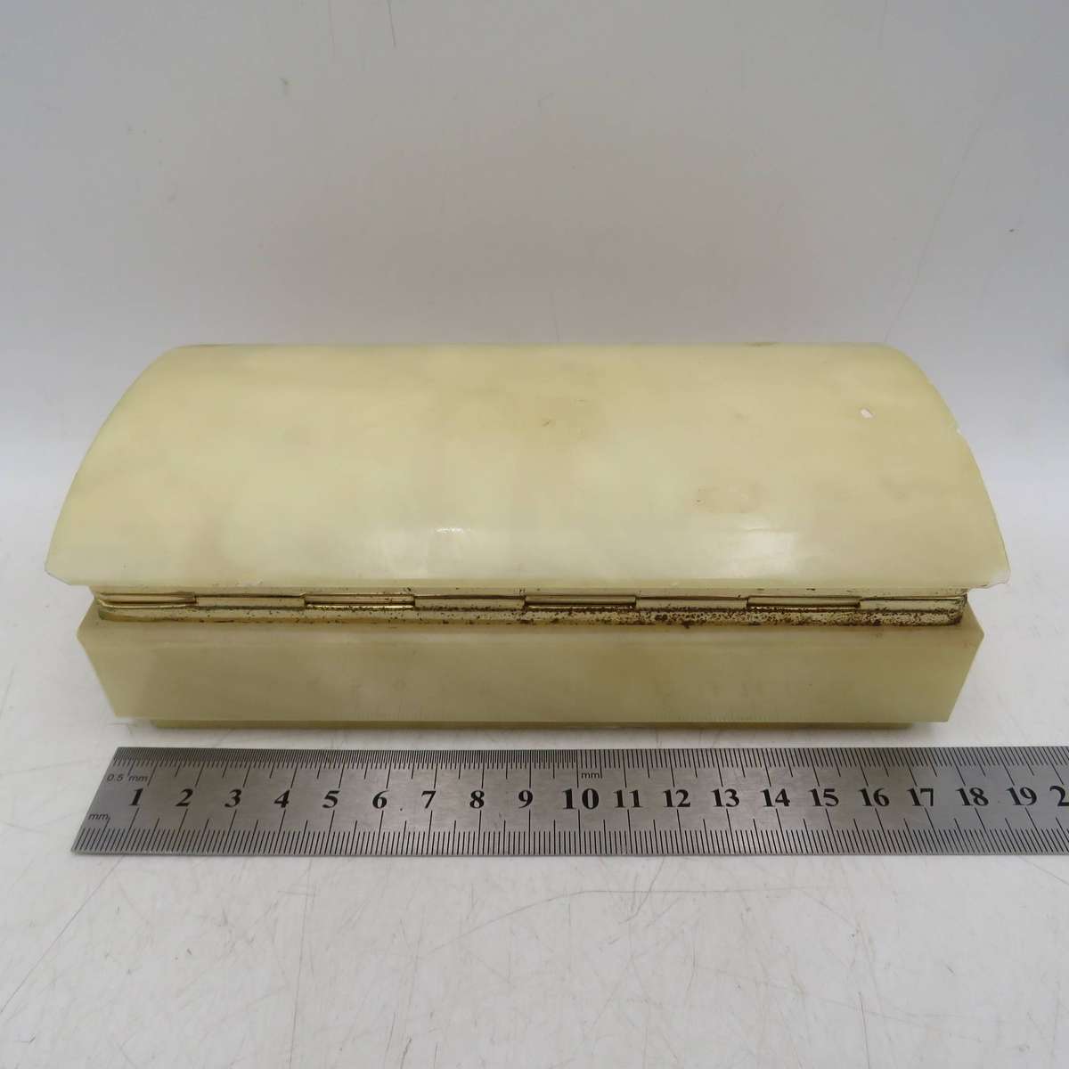 Vintage Italian alabaster jewellery trinket box with lid - some small marks