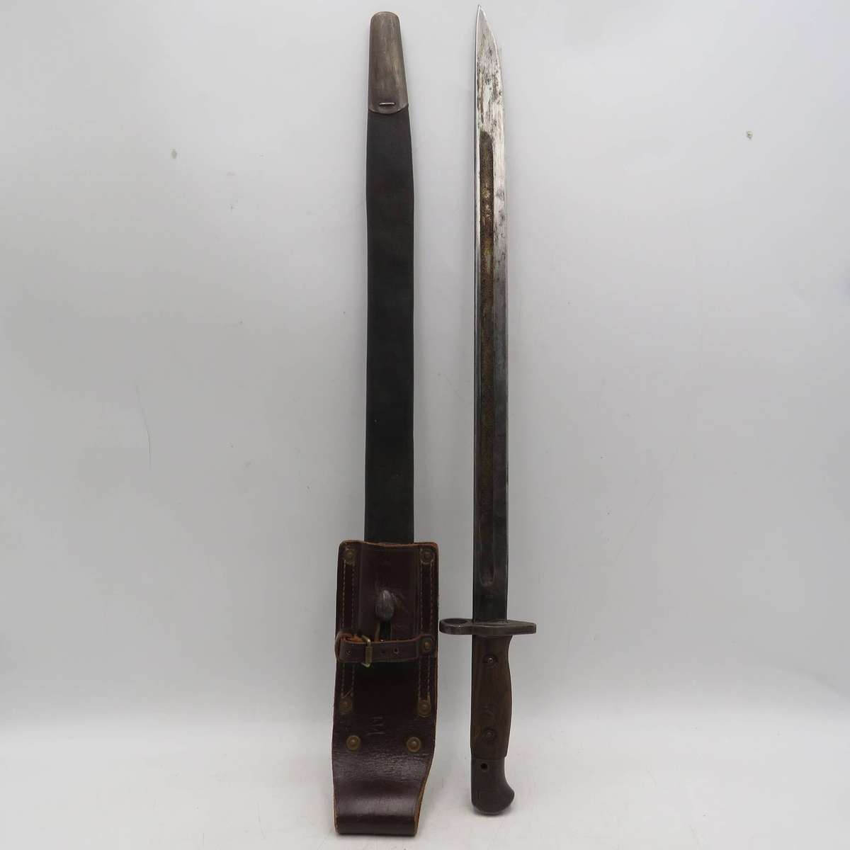 1907 Pattern Saunderson .303 bayonet with sheath - WW1 1918 issue
