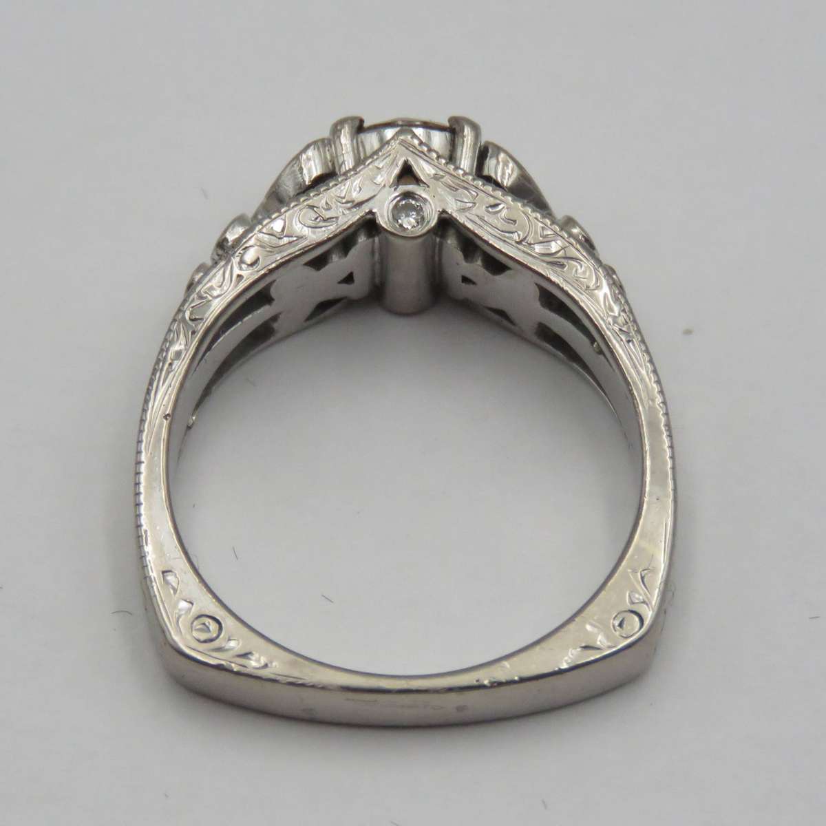 Bespoke 9kt White gold ring with Champagne citrine with 12 small diamonds in design - weighs 5,4g