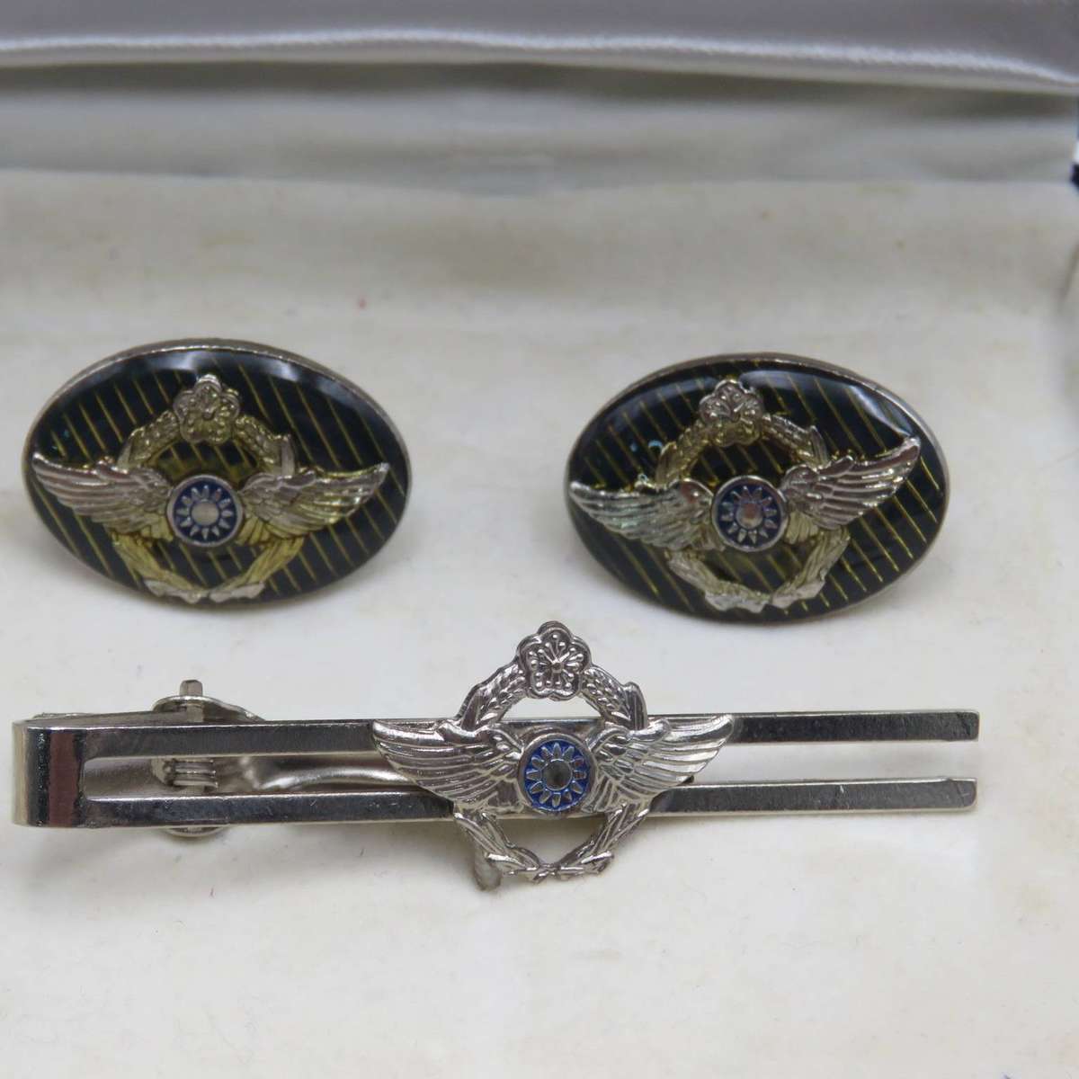 Set of Taiwan ROC Pilot wings cufflinks and tie clip
