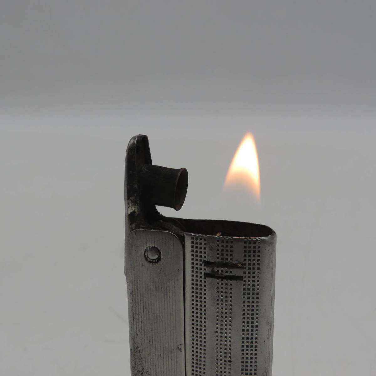 Vintage Imco Streamline pocket fuel lighter - working