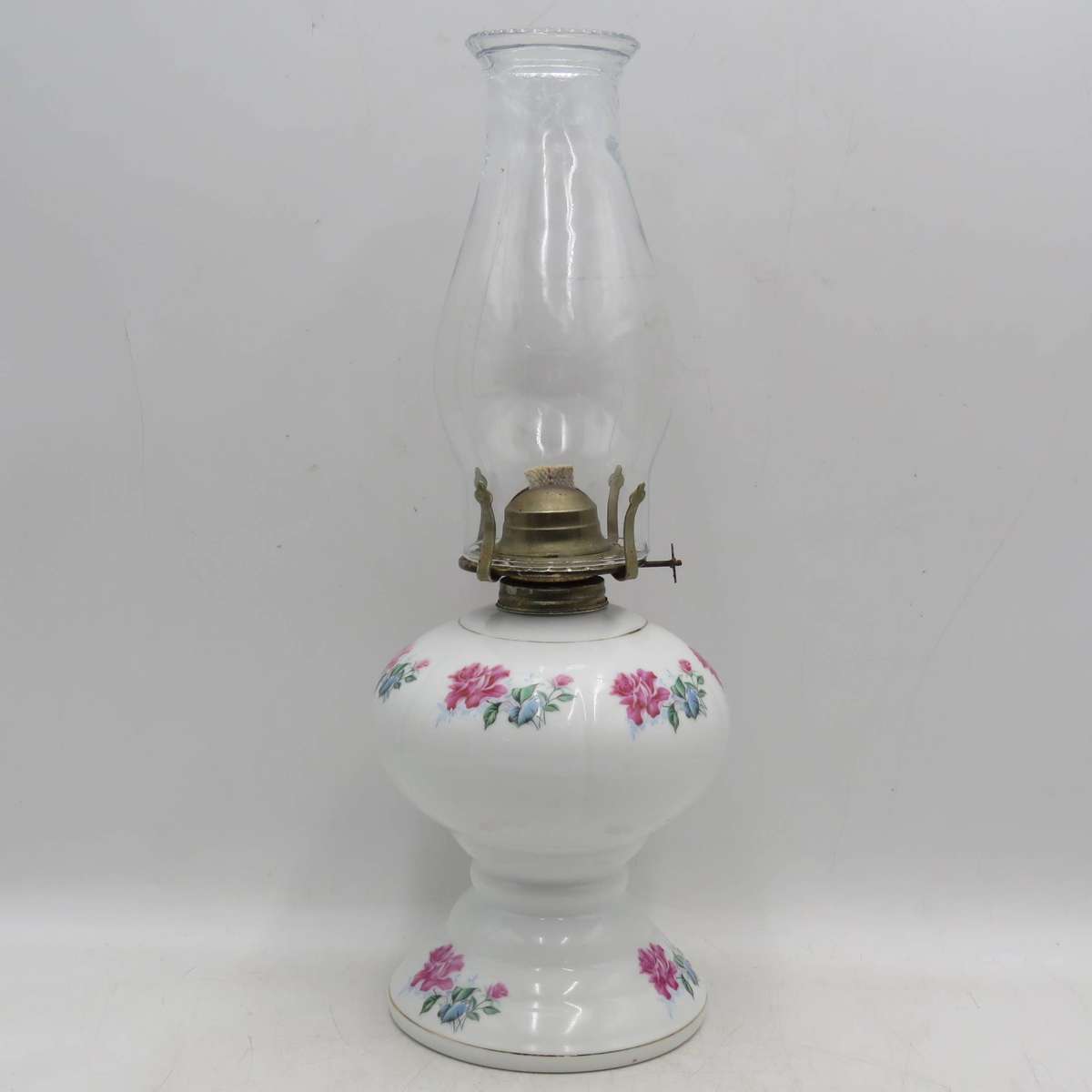 Beautiful Flower pattern porcelain oil lamp with glass funnel
