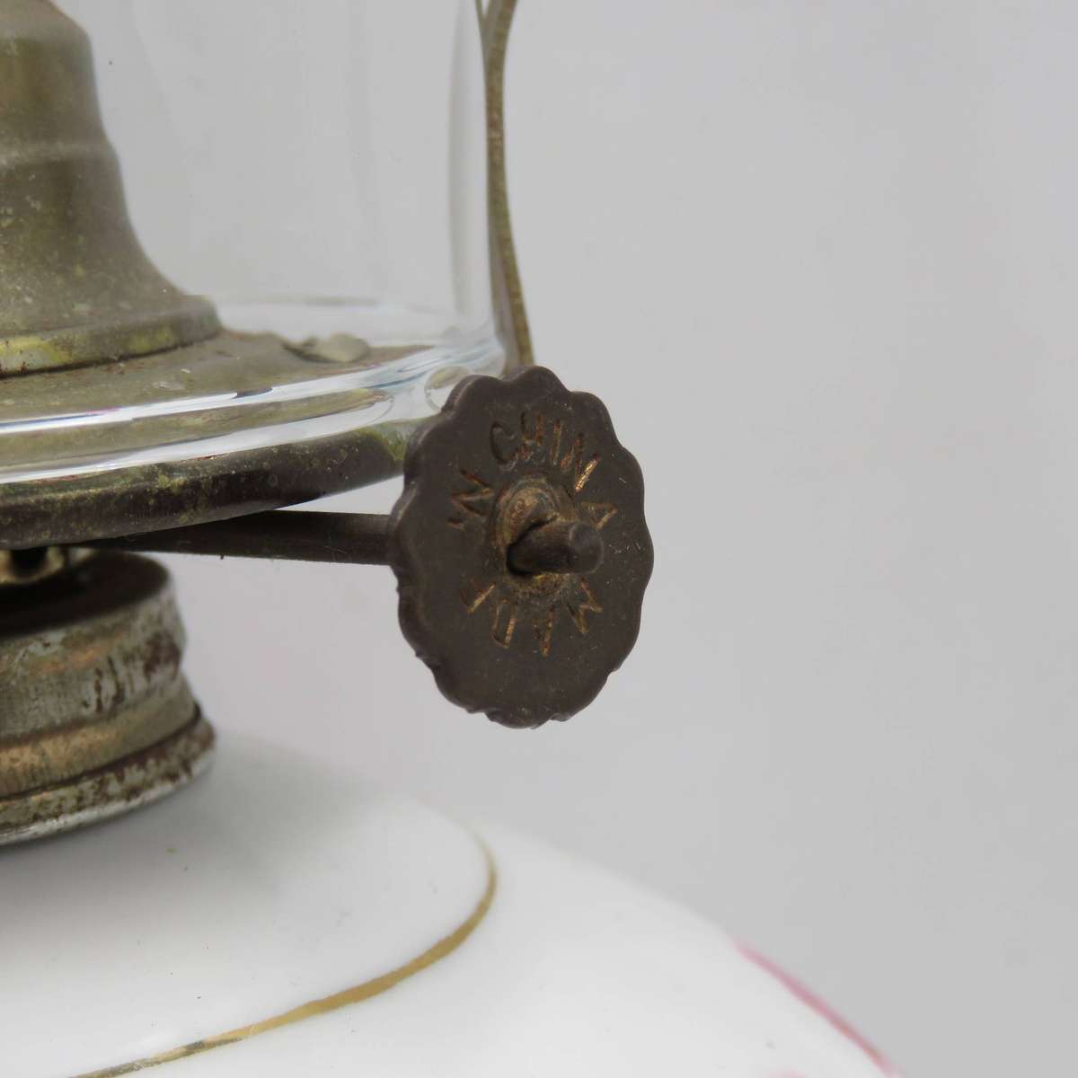 Beautiful Flower pattern porcelain oil lamp with glass funnel