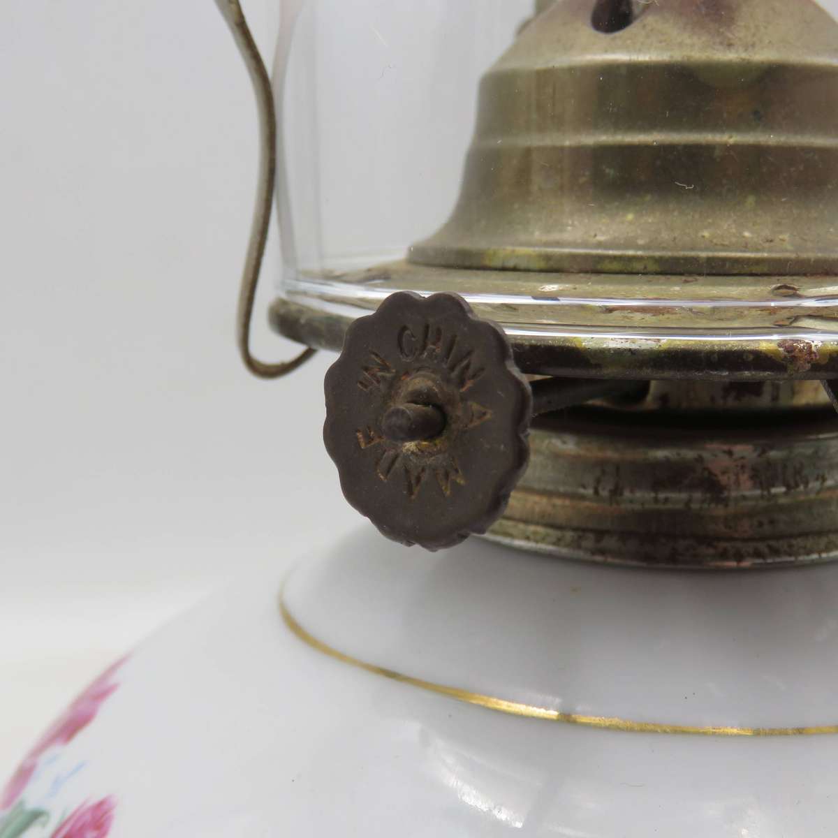 Beautiful Flower pattern porcelain oil lamp with glass funnel