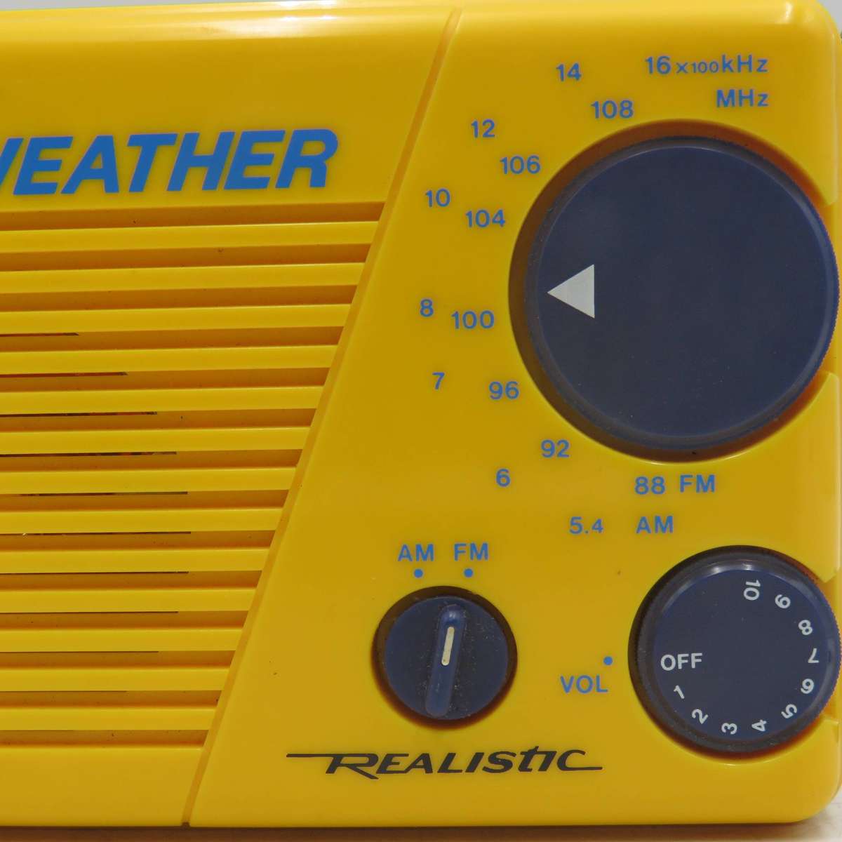 Realistic All-Weather AM/FM portable radio - working