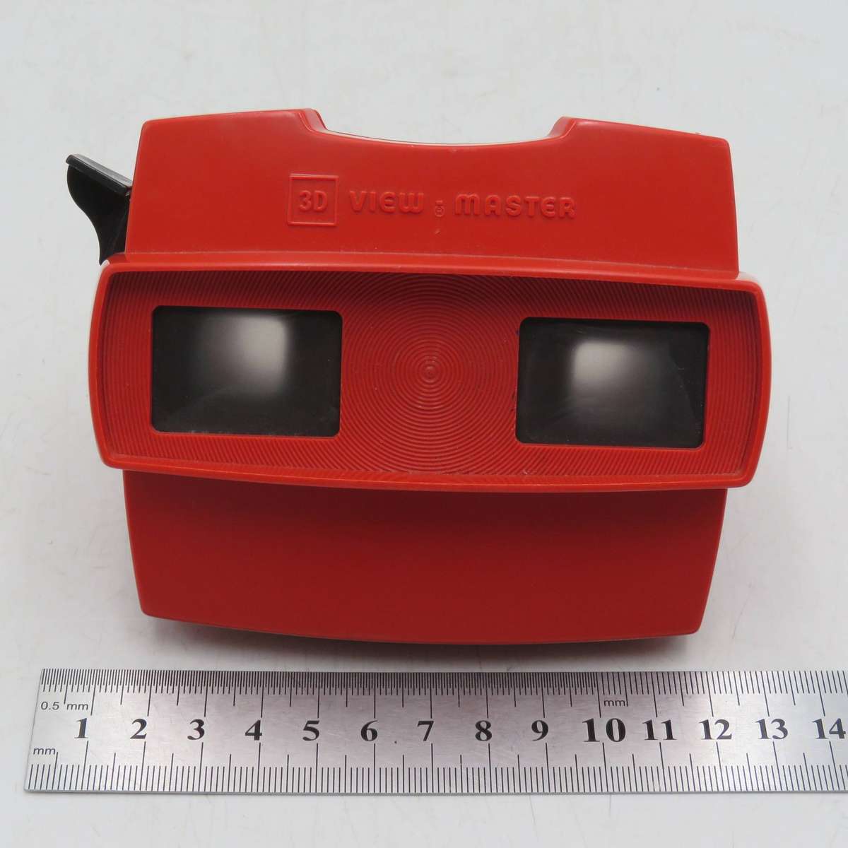 Vintage 3D View-master viewer with reels