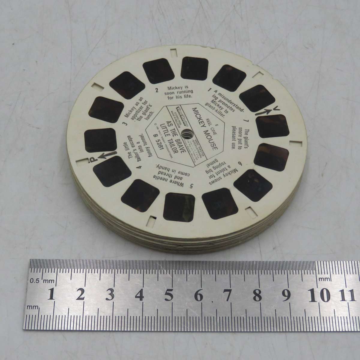 Vintage 3D View-master viewer with reels
