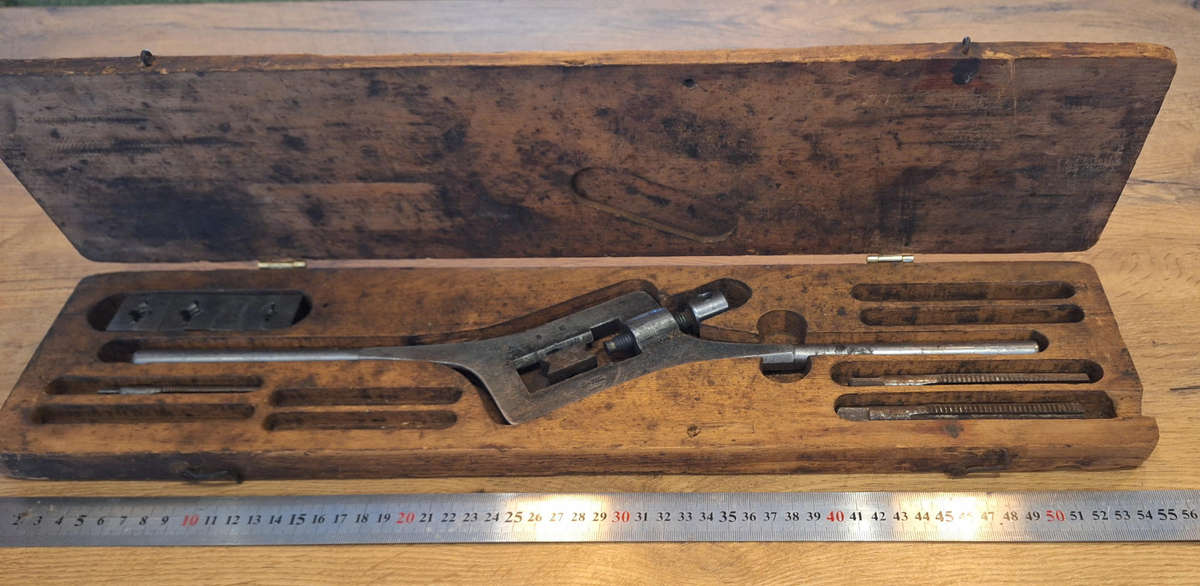 Vintage Henry Boker Tap&Die set