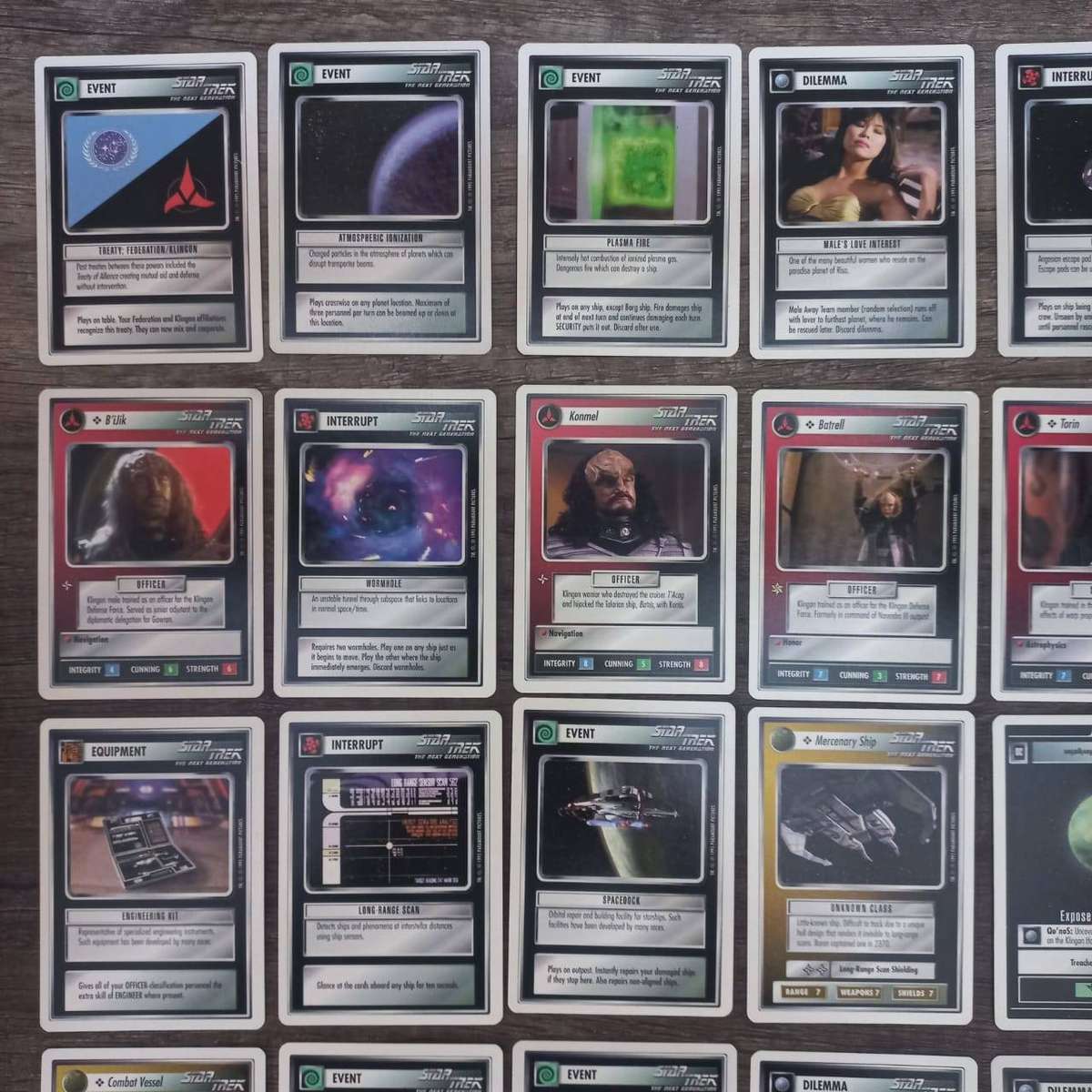Star Trek CCG 1st Edition 40Pcs Card Pack