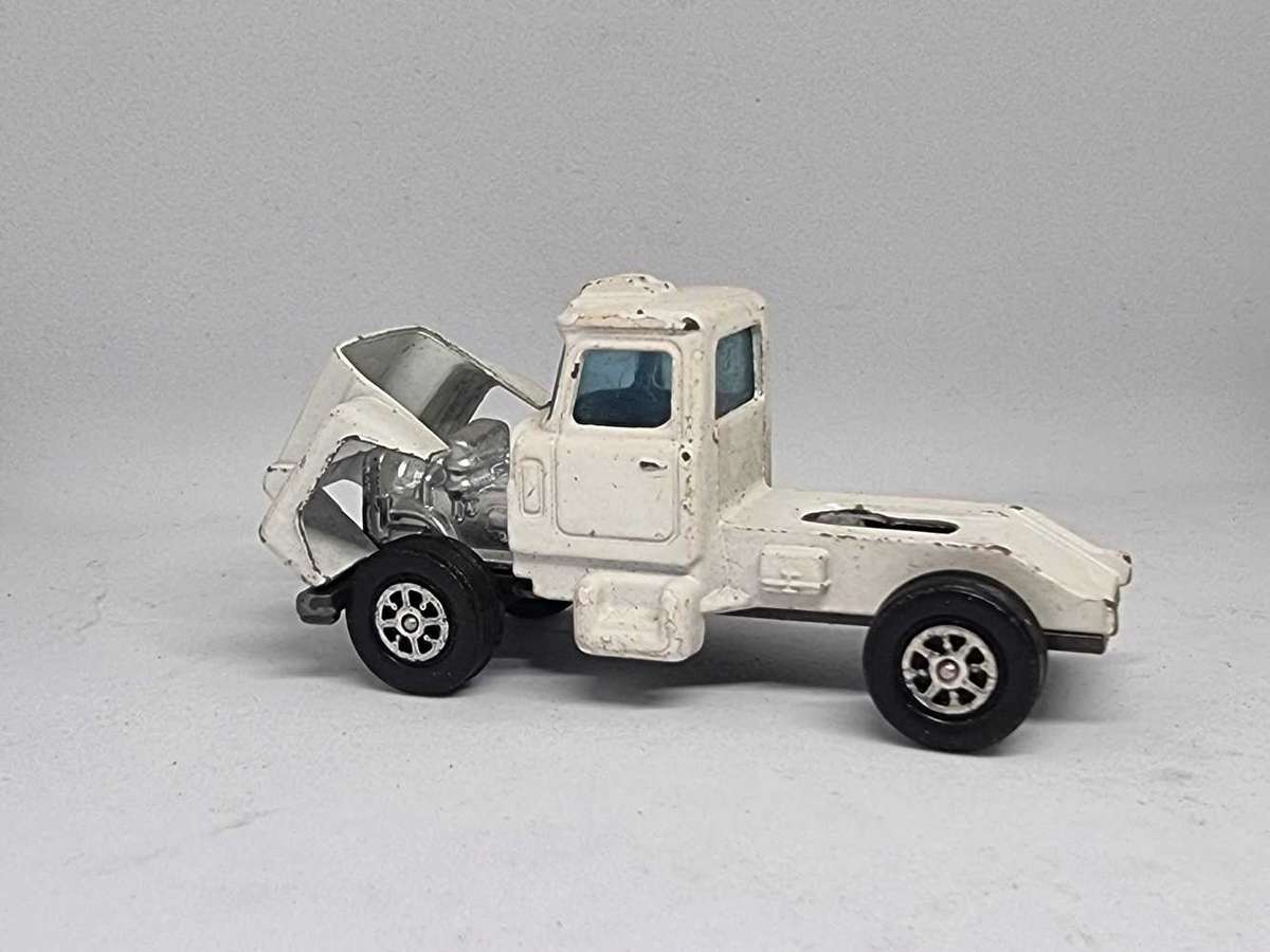 Corgi Juniors Whizzwheels Esso Mack R Series Esso Trailer Tanker.