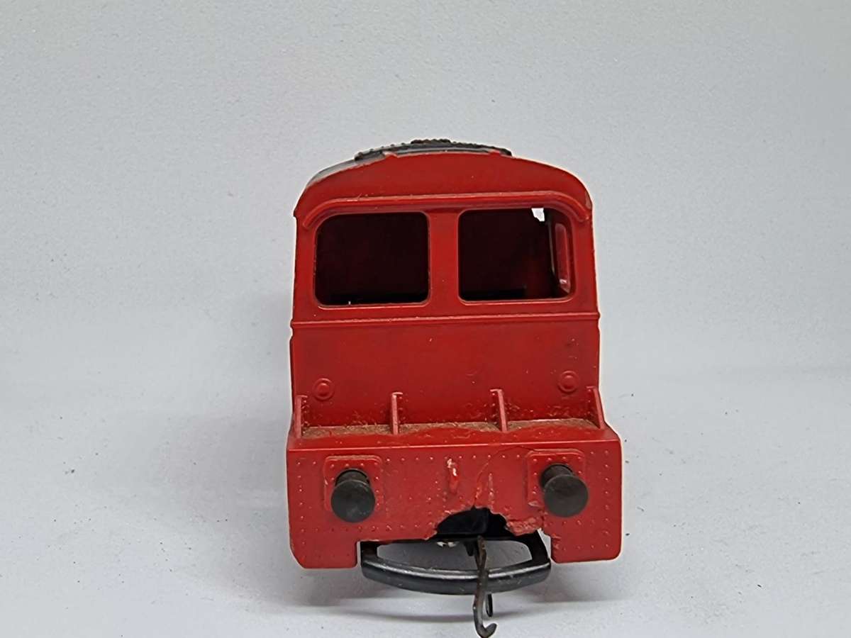 Vintage Triang Red Diesel Shunter Locomotive