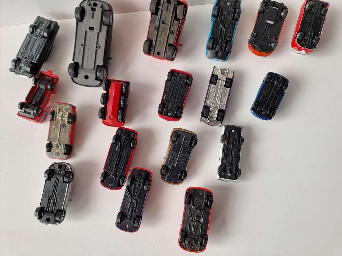 Mixed Lot of Die Cast Cars